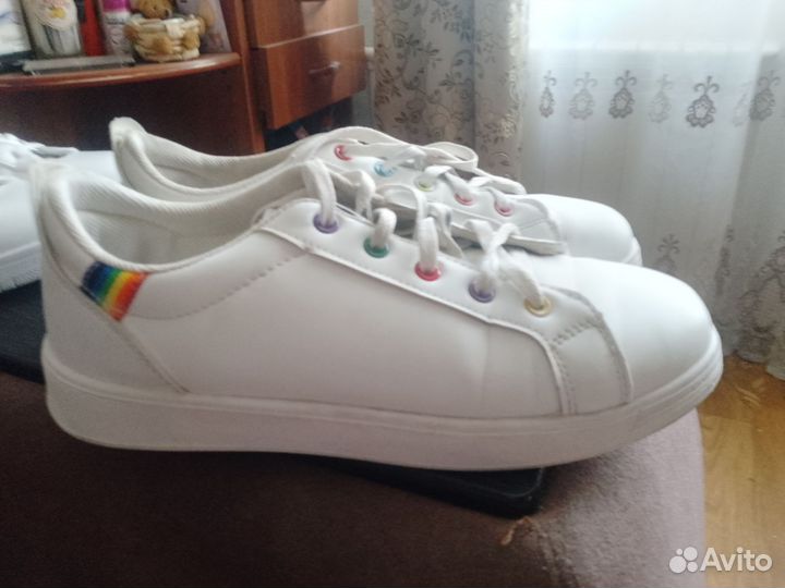 Жен. Обувь и одежда