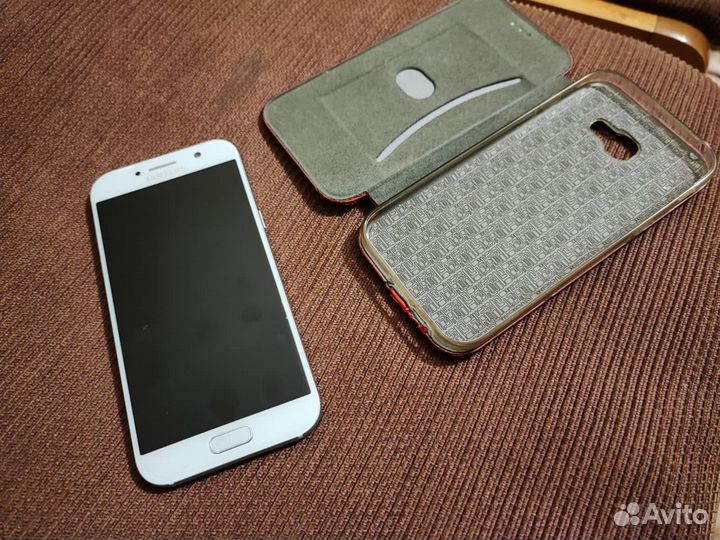 Телефон Samsung