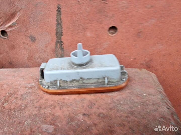 Повторитель поворота Пассат Б-5