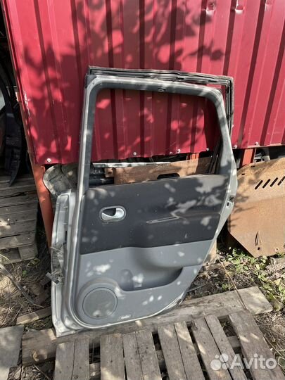 Дверь renault scenic