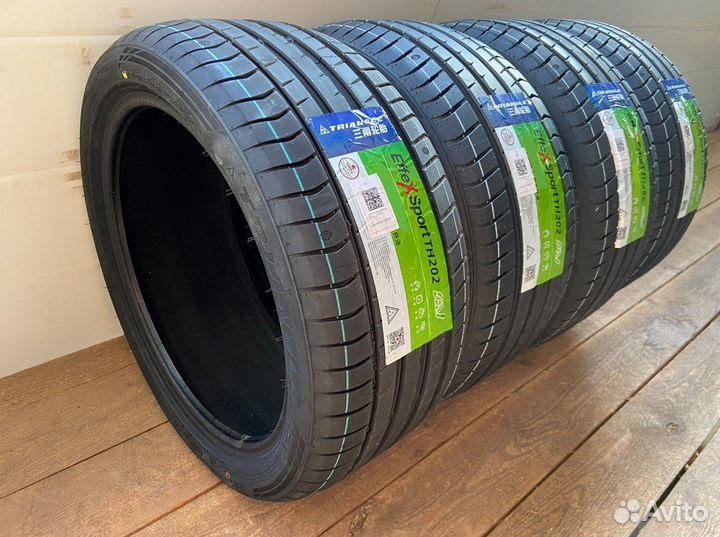 Triangle EffeXSport TH202 235/45 R17 98Y