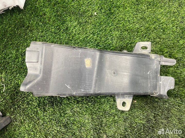 Воздуховод охлаждения тормозов передний правый Bmw