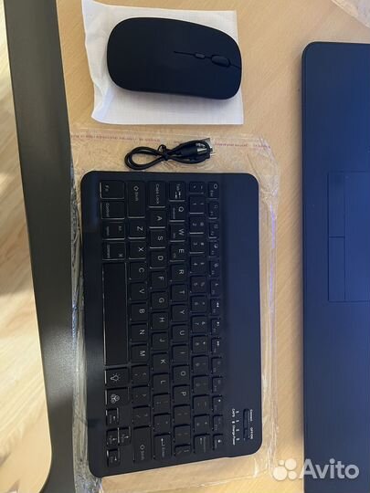 Беспроводная клавиатура с подстветкой RGB и мышь