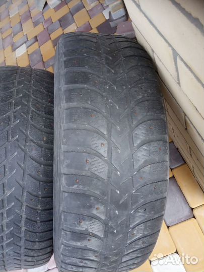 Bridgestone R220 265/65 R17