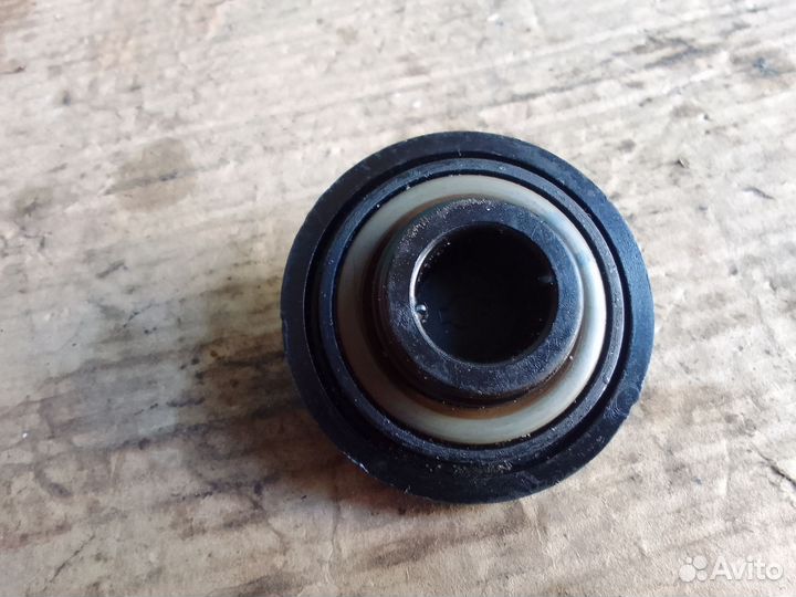 Крышка маслозаливной горловины Nissan March K11