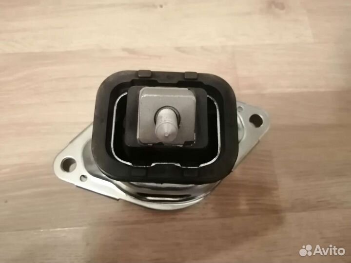 Подушка двигателя Range Rover 2002-2009