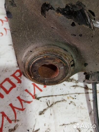 Крепление рычага подвески заднее левое Toyota