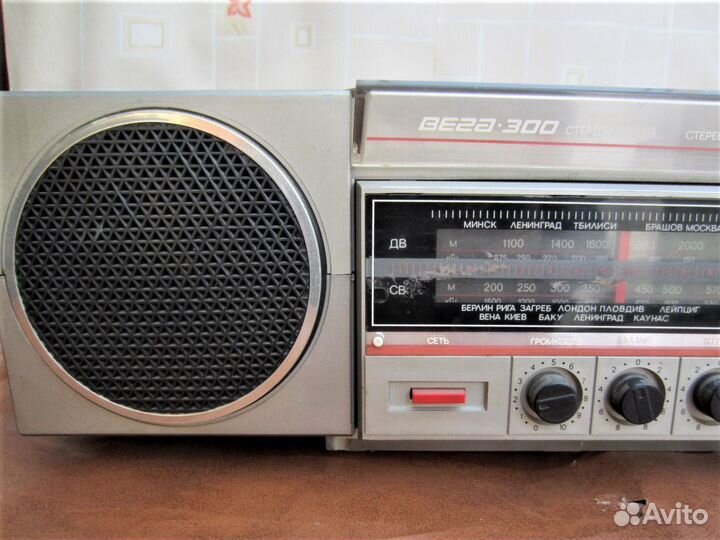 Радиолу Вега-300 Стерео под профилактику