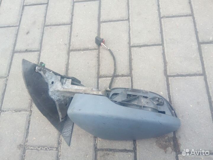 Продам правое зеркало фольксваген пассат сс