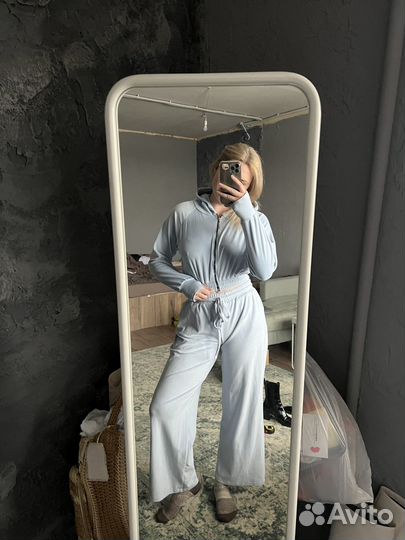 Костюм спортивный