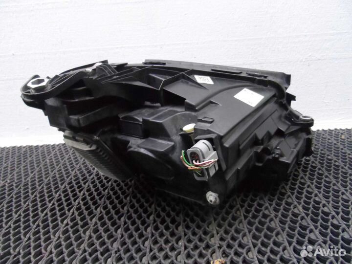 Фара левая Mercedes-Benz E-Class