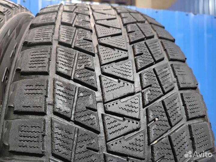 Bridgestone Blizzak DM-V1 275/55 R20