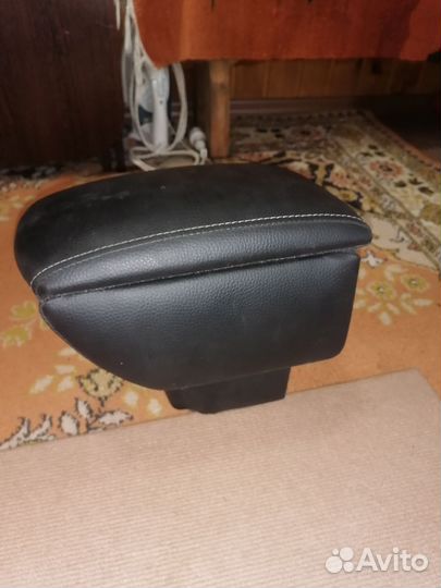 Подлокотник