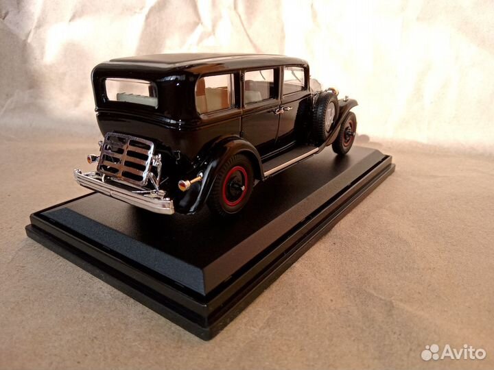 Модель автомобиля 1:43 Ленинград