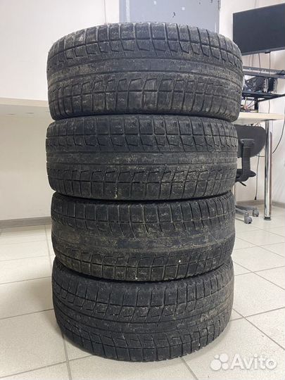 Bridgestone Blizzak Revo2 215/55 R17