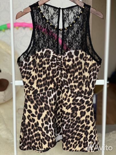 Топ с баской guess
