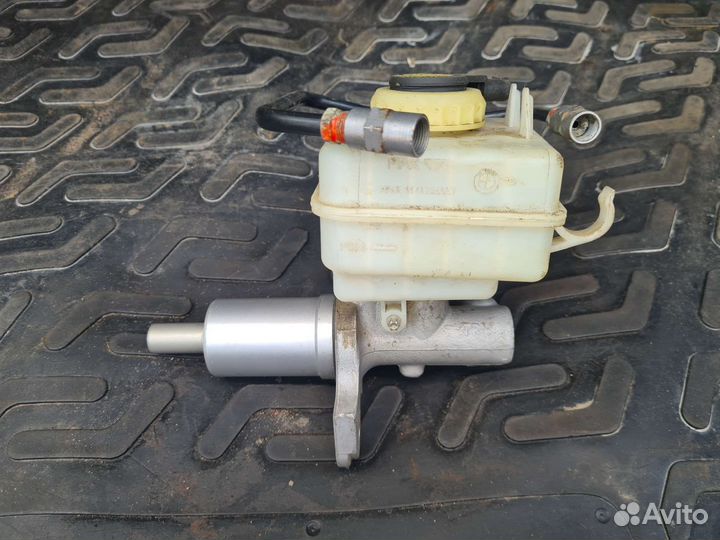 Главный тормозной цилиндр BMW X5 X6 e70 e71