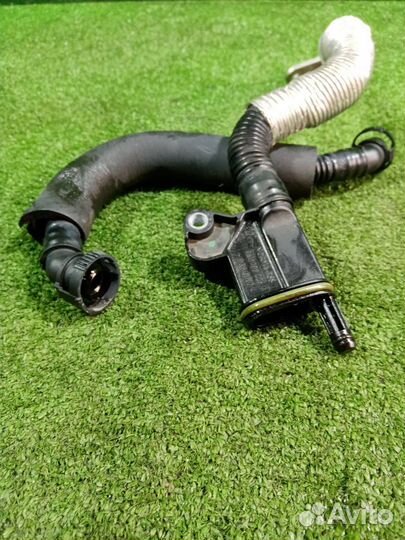 Трубка картерных газов Audi A4 B8 cdnc (2.0) 2009