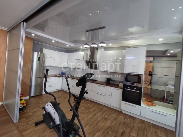 3-к. квартира, 106 м², 4/6 эт.