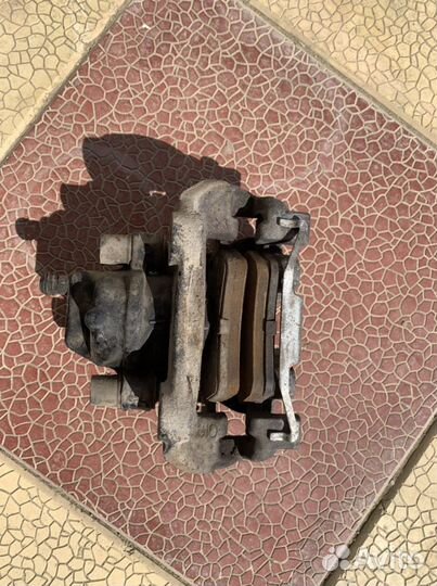 Суппорт на мерседес е211 задний правый