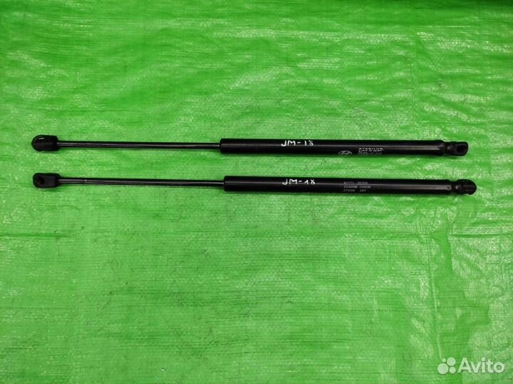 Амортизатор багажника зад. Hyundai Tucson