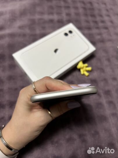 iPhone 11, 64 ГБ