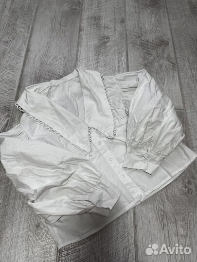 Блузка с объемными рукавами