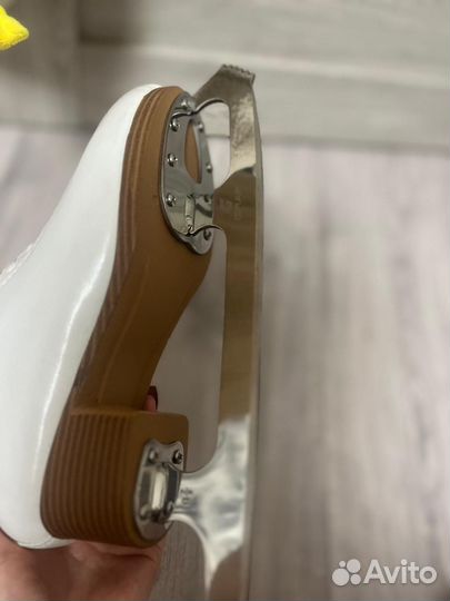 Коньки фигурные