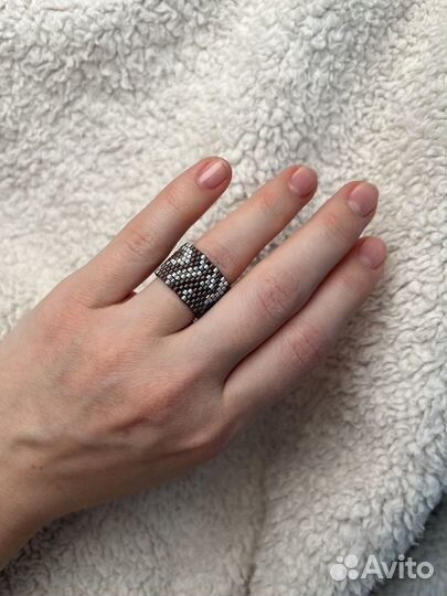 Кольцо широкое из бисера ручной работы