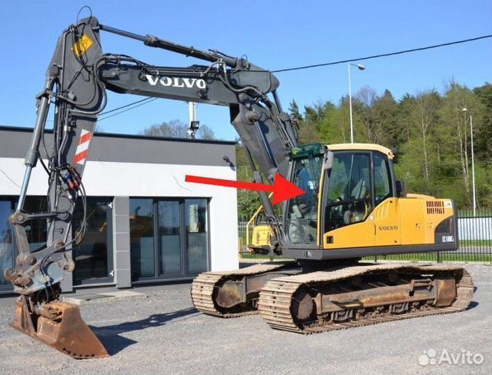 Стекло лобовое верхнее на экскаватор Volvo EC 180