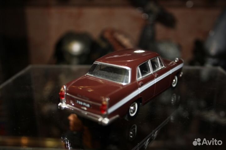 Austin cambridge 1/43