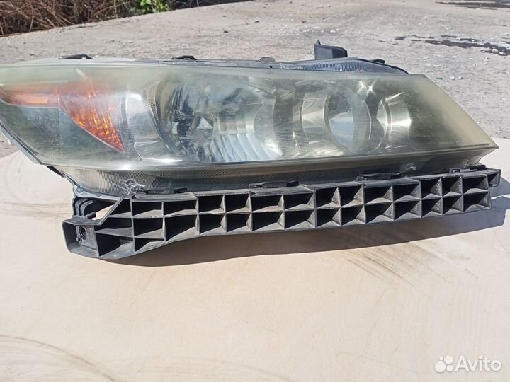 Фара правая Хонда Стрим кузов RN6, 2006-2014г