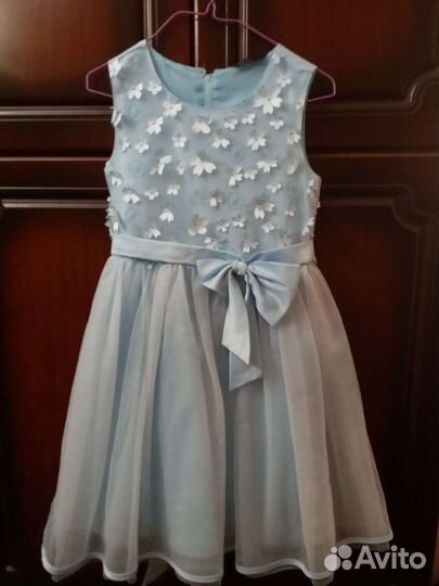 Платья праздничные