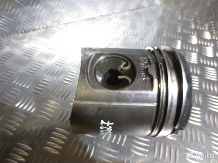 Поршень Mercedes-Benz A4570301437