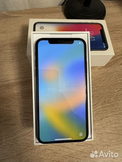 iPhone X, 64 ГБ