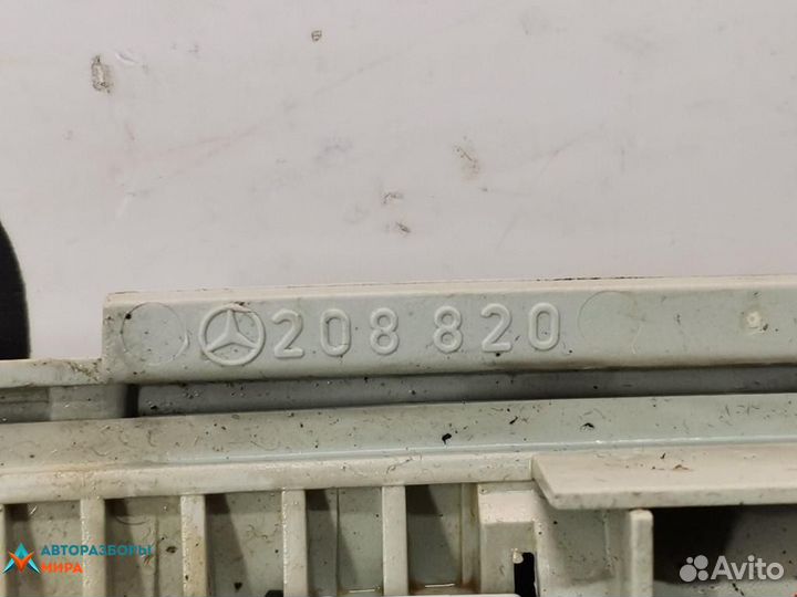 Фонарь салона (плафон) Mercedes-Benz E-Класс