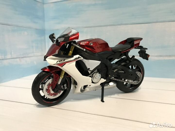 Мотоцикл Yamaha R1 1/12 масштабная модель