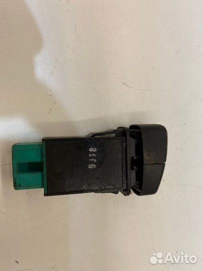 Кнопка задняя Kia Shuma лифтбек 1.5 2000