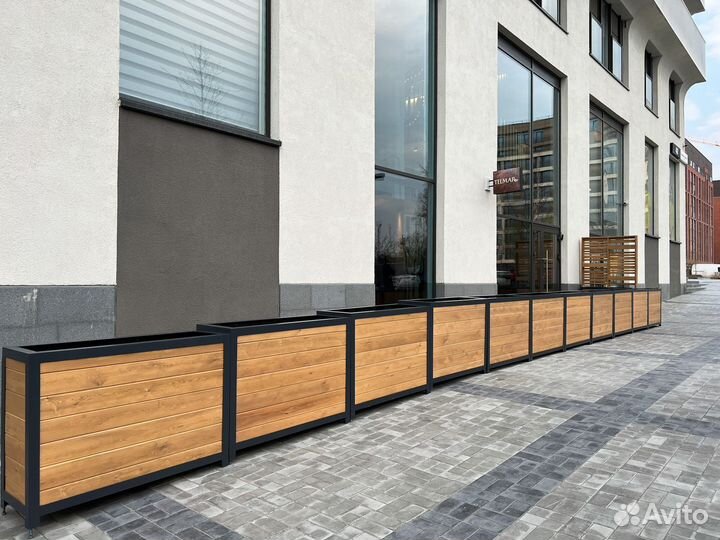 Деревянные уличные кашпо