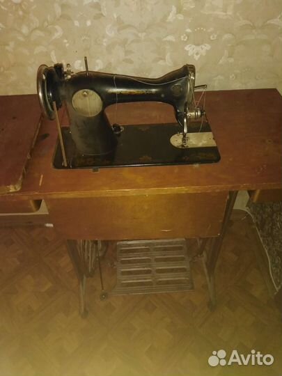 Швейная машина Подольск ножная