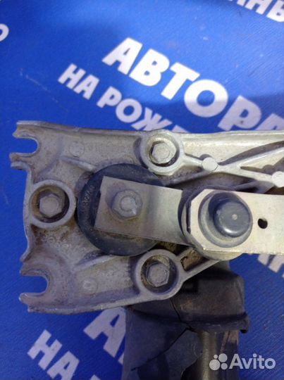 Трапеция дворников Mercedes-Benz W124 седан