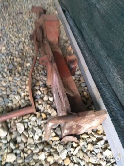 Домкрат железнодорожный