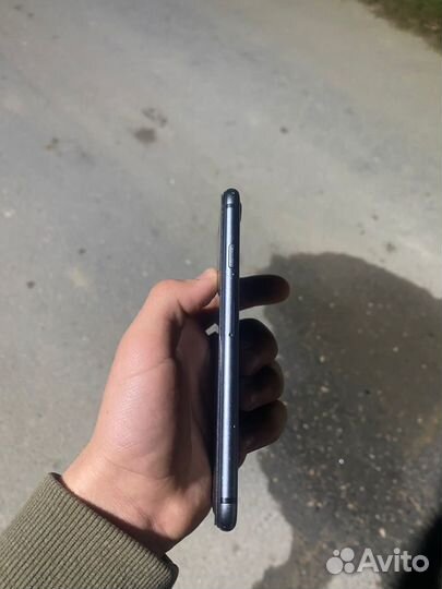 iPhone 8, 64 ГБ
