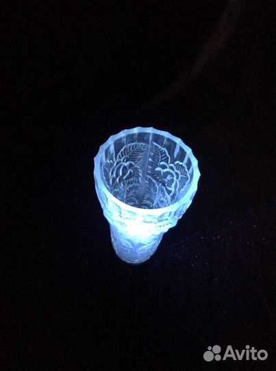 Ваза старинная урановое стекло