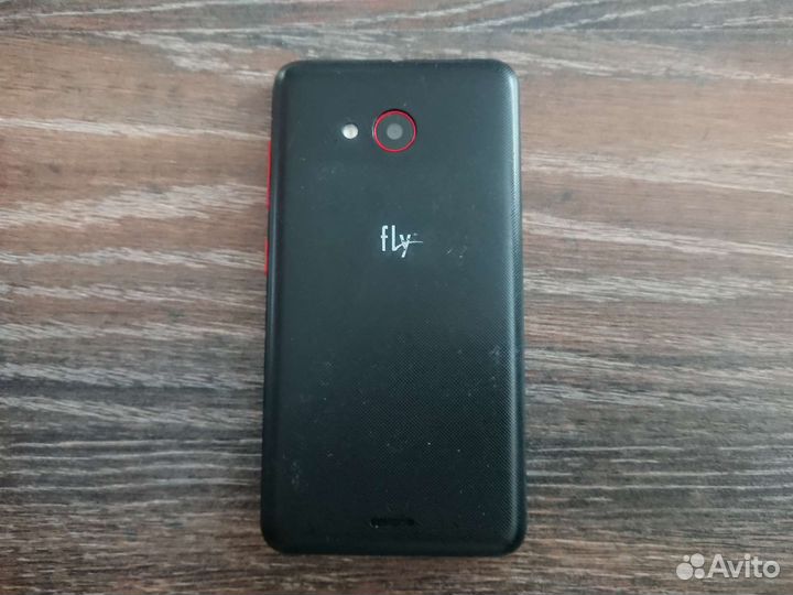 Телефон FLY