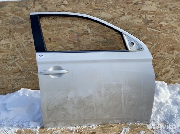 Передняя правая дверь Mitsubishi Outlander 3 12-15