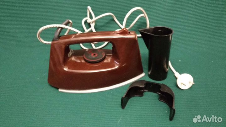 Утюг с карболитовым корпусом СССР