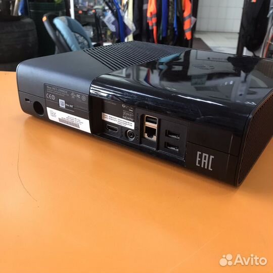 Игровая приставка xbox 360E