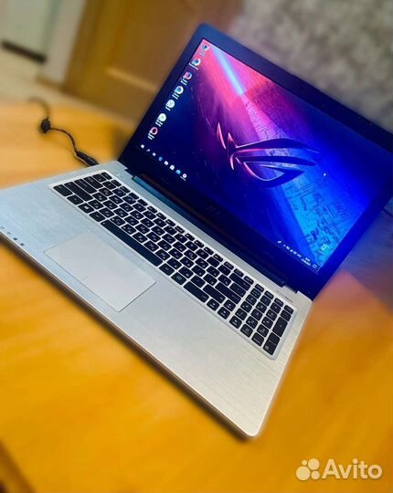 Ноутбук Asus на Intel Core i3