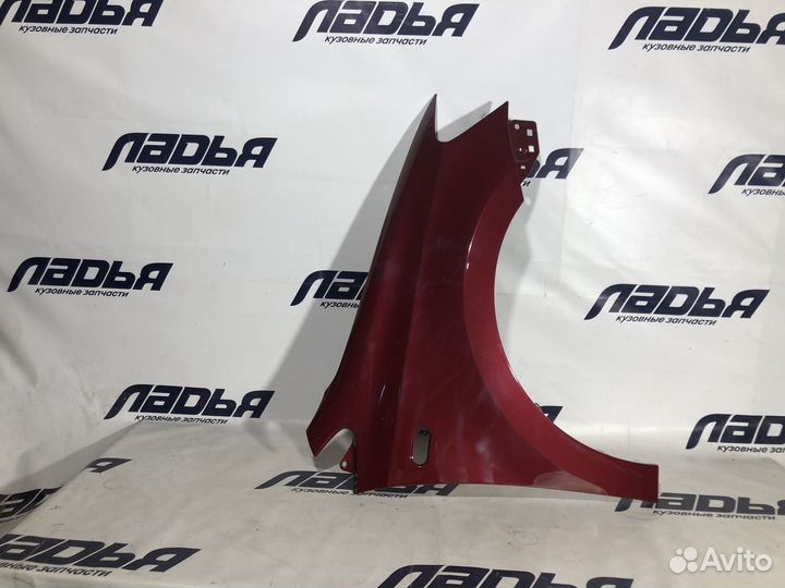 Крыло VW Polo правое Красный ruby RED V9/ LA3Q